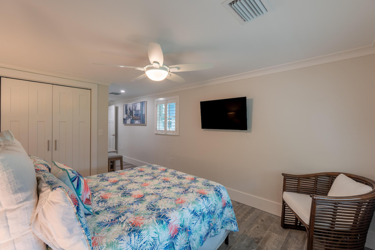 Bedroom 3, Gus's Getaway, Lee
