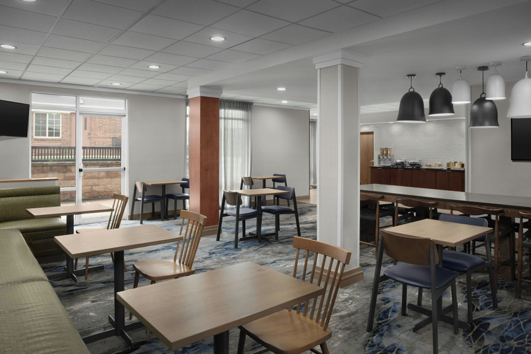 Food & Drinks 4, Fairfield Inn & Suites by Marriott Rogers, Benton