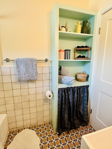 Bathroom 4, Palma Plaza Unit C, Travis