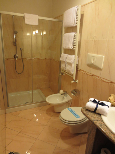 Bathroom 4, Joyfull, Napoli