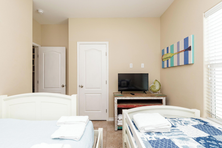 Others 5, Comfy 2 bedroom | Pets & Shared Pool, Nueces