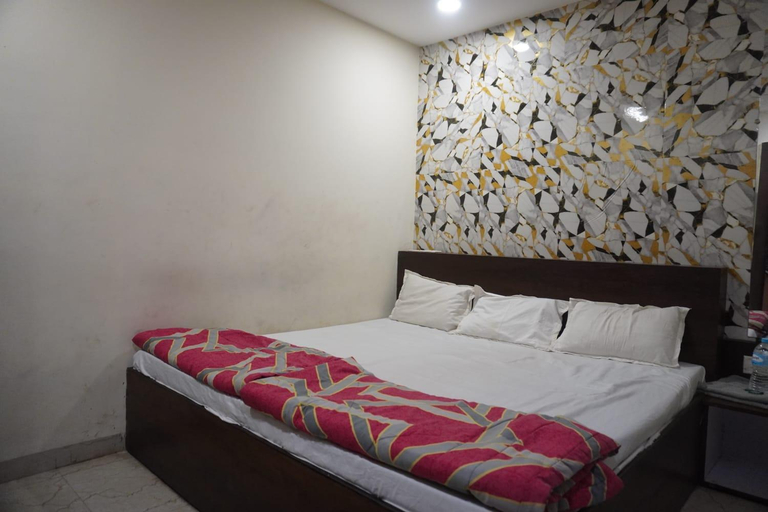 Others 2, Shreenath Hotel, Indore