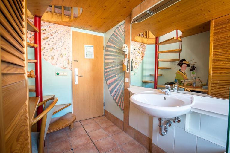 Bathroom 2, Kubler Stars, Karlsruhe