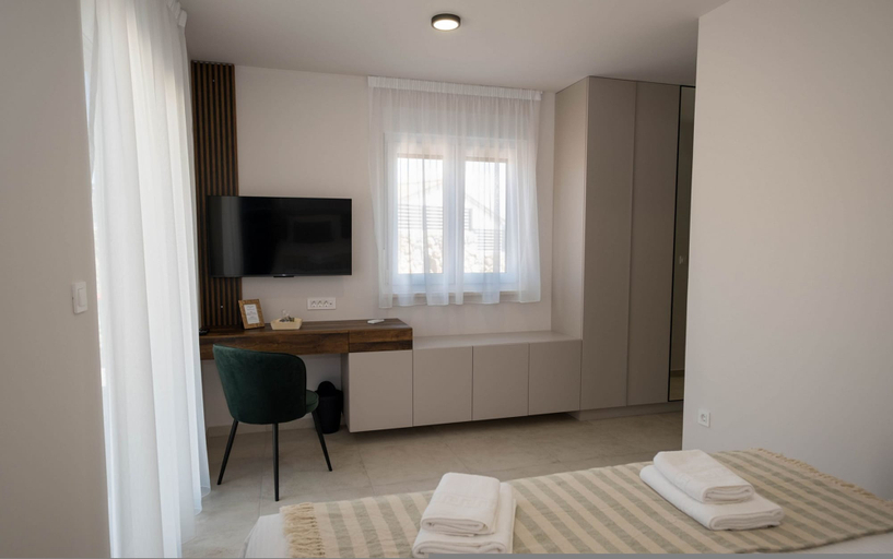 Others 2, Holiday House Jewel With Private Pool, Krk