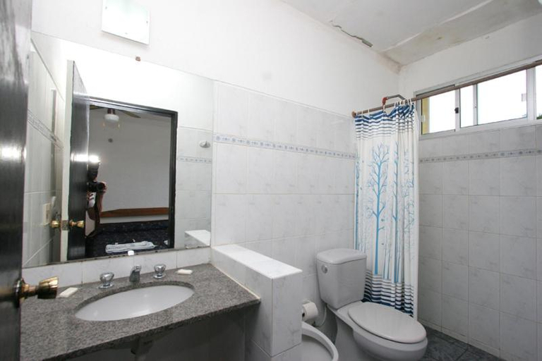 Bathroom, Complejo Turistico Anaconda Hotel, Rocha