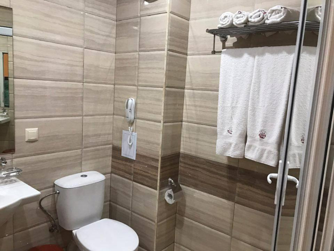 Bathroom 4, Hotel Riva - All Inclusive, Nesebar