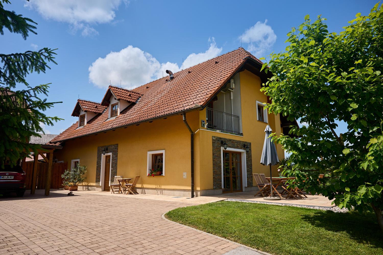 Others 2, Wine House Kaloh, Maribor