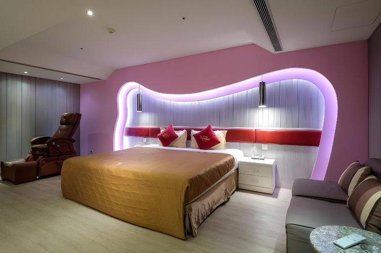 Bedroom 2, surreal motel, New Taipei City