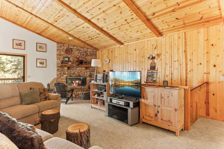 Others 1, Hunter's Retreat in Upper Moonridge!, San Bernardino
