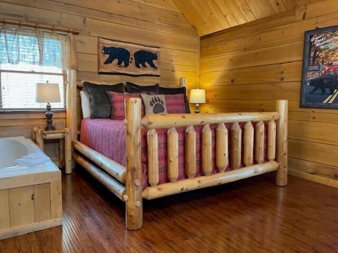 Bedroom, Cuddle Up, Sevier