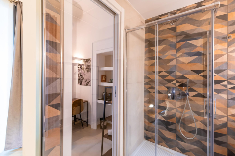 Room 5, Caracciolo in Naples, Napoli