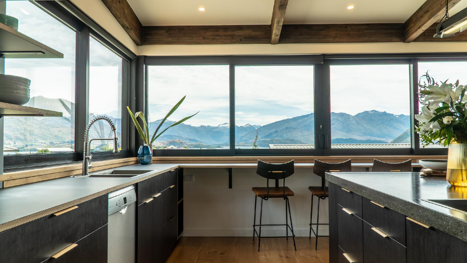 Others 5, Farrant Drive - Sleeps 8 - Lake Views , Queenstown-Lakes