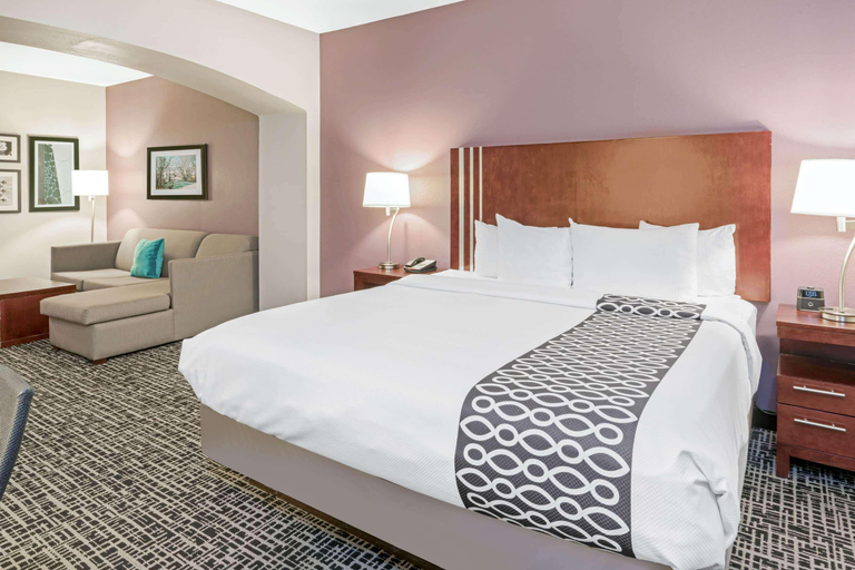 Bedroom 4, La Quinta Inn & Suites Yukon, Canadian