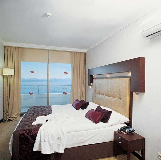 Bedroom 3, Korumar Hotel Deluxe, Kuşadası