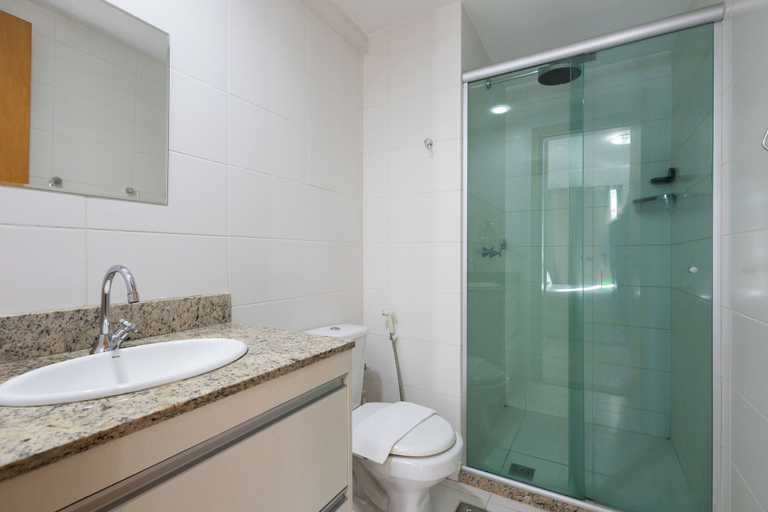 Bathroom, Studio em cond. c/ Academia, Asa Norte SMZ407, Brasília