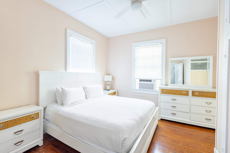 Room 4, Banana Split by Brightwild Pool Grill, Monroe