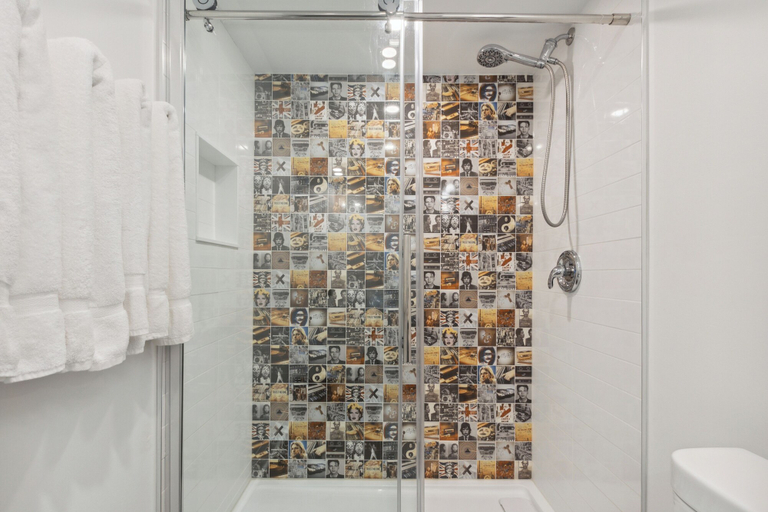 Bathroom 3, The Cottages at Blue, Grey