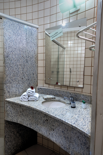 Bathroom 4, Tower Franca Hotel, Franca
