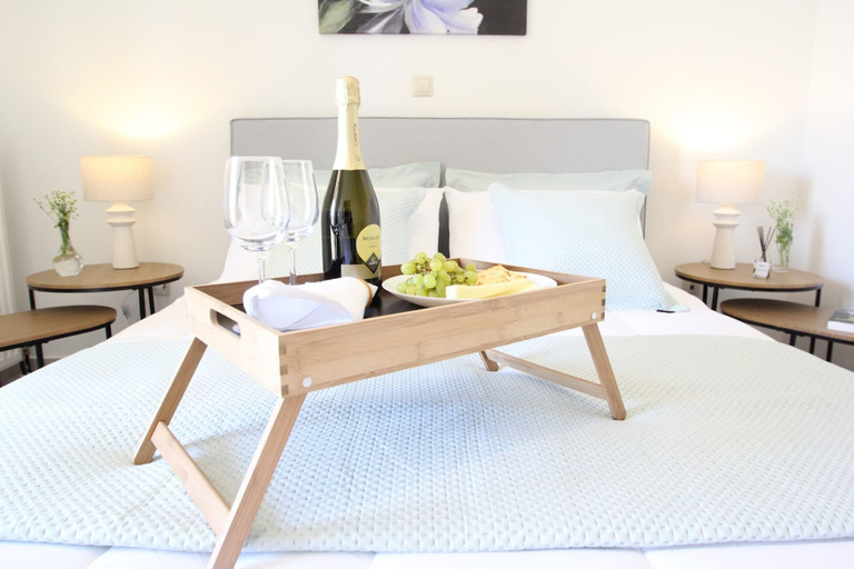 Room 4, Angie s Serenity Apartment, Attica