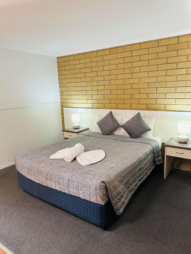 Bedroom 2, Mundubbera Motel, Mundubbera