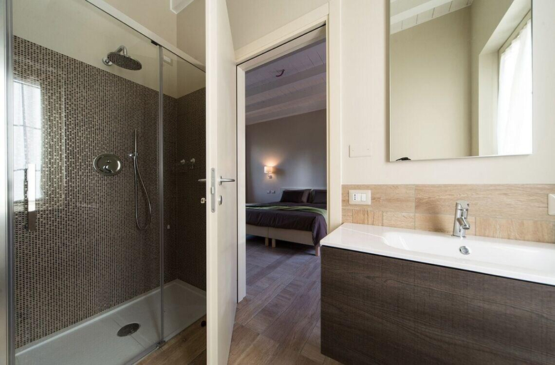 Bathroom, Cascina Galizia, Milano