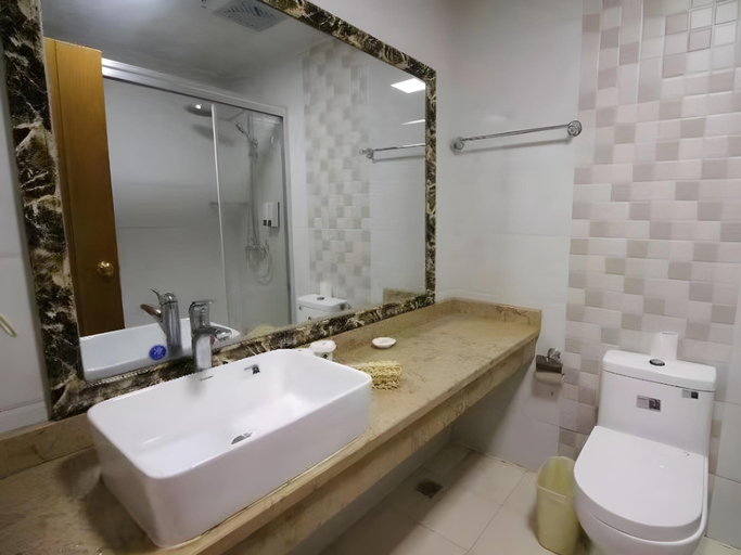 Bathroom, GreenTree Inn Changshu Longying Plaza, Suzhou