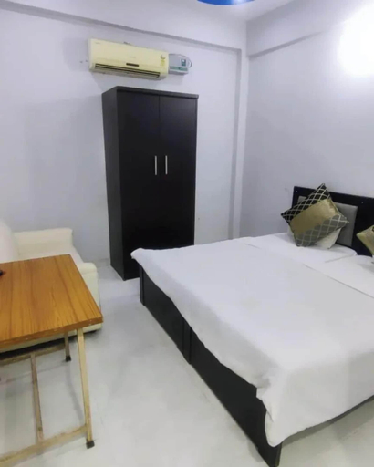 Bedroom 2, Hotel Downtown, Meerut