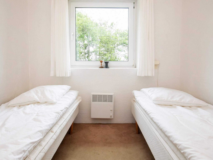 Bedroom 2, 4 Star Holiday Home in Hjorring, Hjørring
