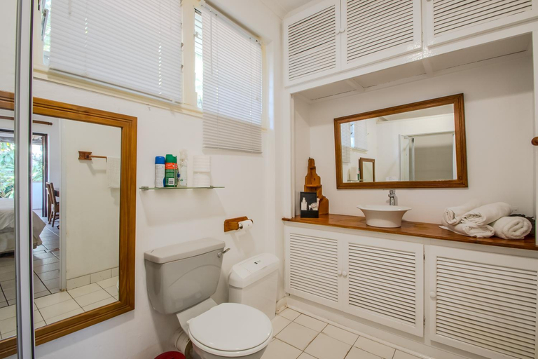 Bathroom 4, HoneyPot Bed and Breakfast, eThekwini