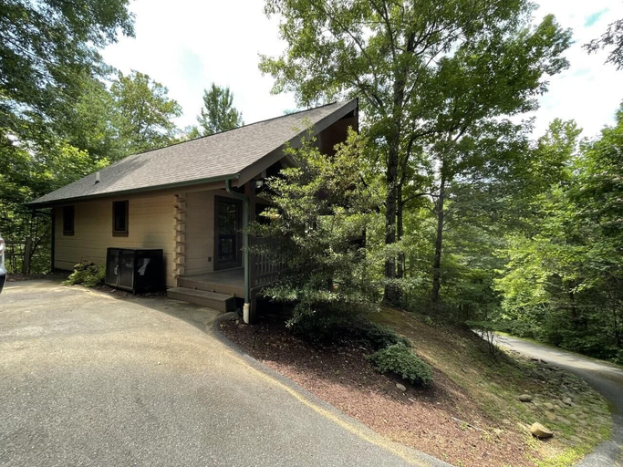 Exterior & Views, Cuddle Up, Sevier