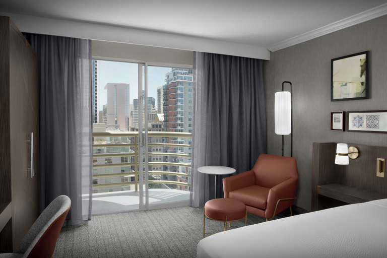 Bedroom 3, Courtyard by Marriott San Diego Downtown Little Italy, San Diego