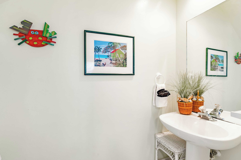 Bathroom 4, Southard Getaway by Avantstay w/ Covered Patio, Great Location & Shared Pool! Month Long Stays, Monroe