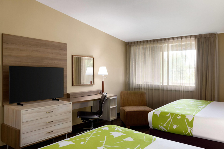 Bedroom 3, Wyndham Garden Washington DC Area, Prince George's