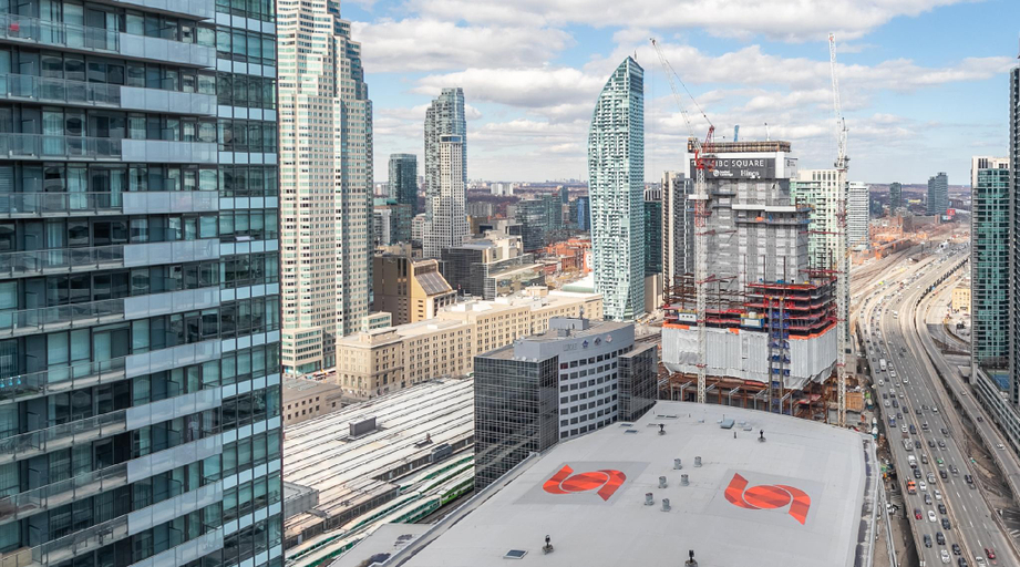 Others 4, Maple Leaf Suites, Toronto