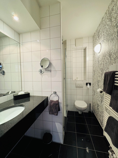 Bathroom 5, Hotel Sittardsberg, Duisburg