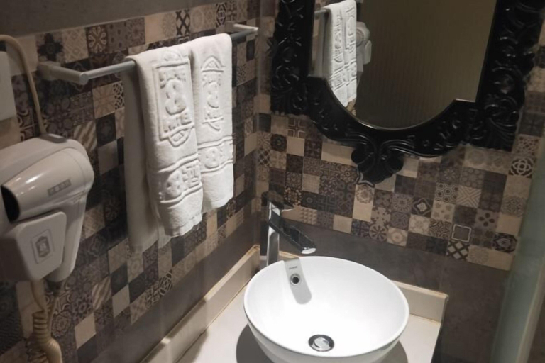 Bathroom 4, Korla Xin Lv Super 8 Hotel, Bayin'gholin Mongol