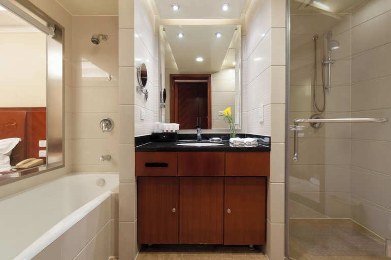 Bathroom 5, Ramada by Wyndham Pearl Guangzhou, Guangzhou