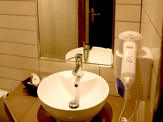 Bathroom 4, Avra Hotel, Central Macedonia