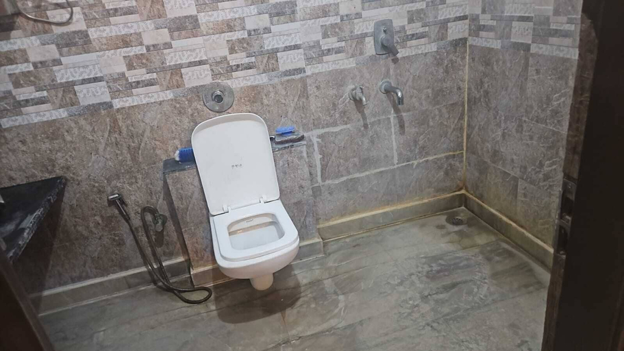Bathroom 3, Castle Inn Serviced Apartment, Delhi