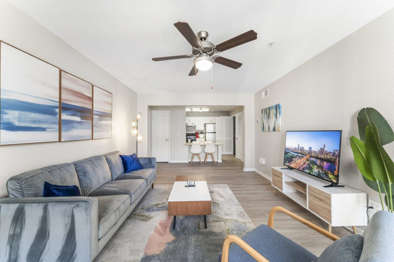 Room 2, Ideal 2BR King Suite Close to UT Moody Center, Travis