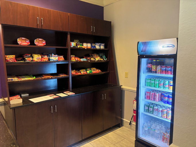 Food & Drinks 5, Stay Express Inn & Suites - Mobile AL, Mobile