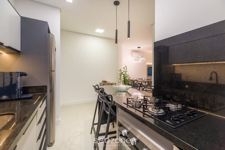 Others 4, Apart in Cond. w/ Pool 400m From the Beach Tdb0101, Florianopolis
