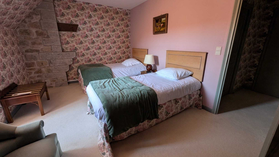 Bedroom 3, Domaine du Château de Bournel, Doubs
