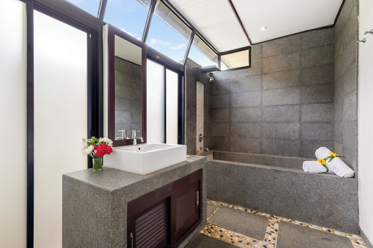 Bathroom 4, Lipa Talay Jed, Ko Samui