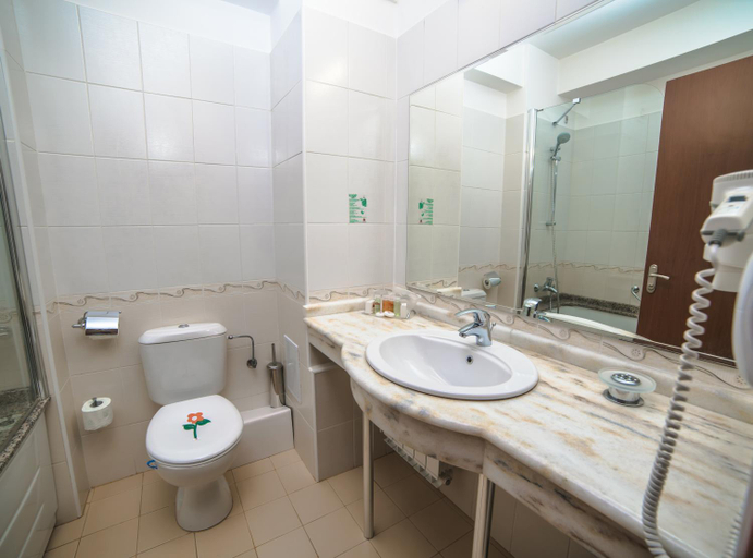 Bathroom 2, Hotel Saturn, Mangalia