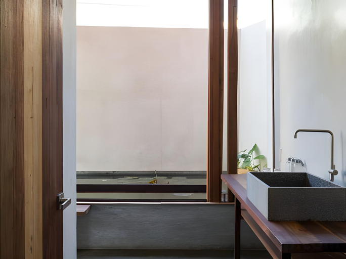 Bathroom 3, Sahi Homestay Retreat, Huế