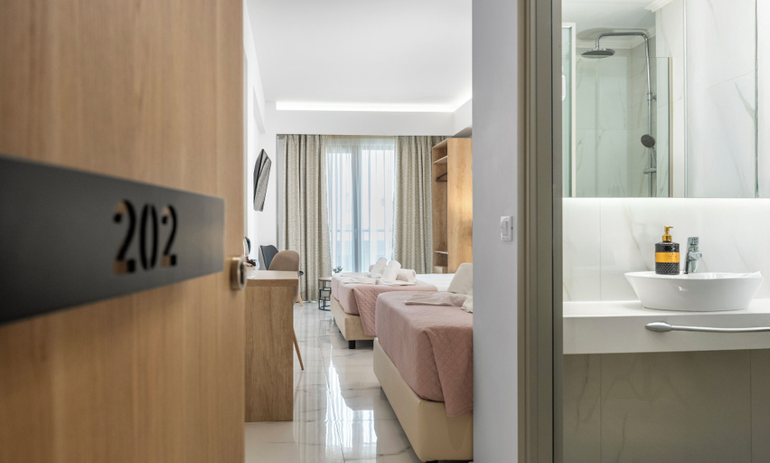 Bathroom 5, Marvel Deluxe Rooms, Crete