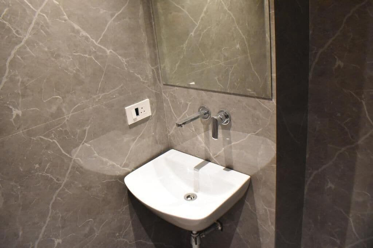 Bathroom 5, Divik Aparthotel, Bhopal