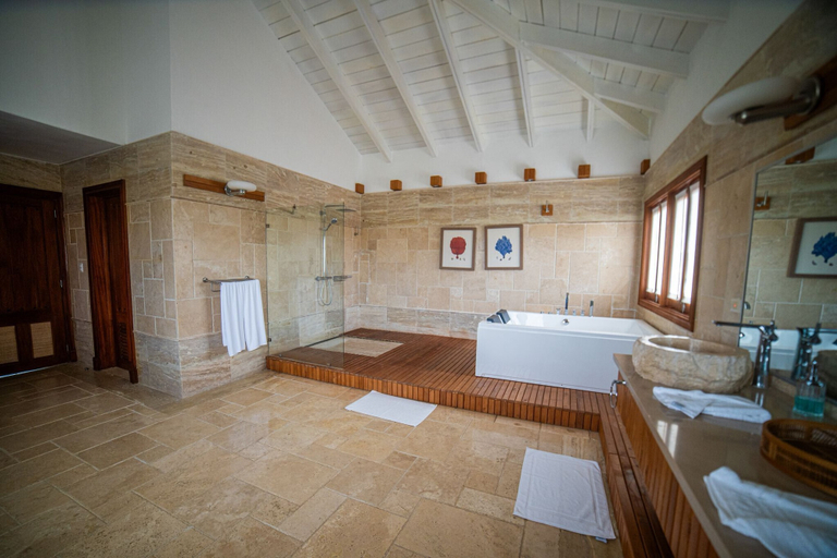 Room 4, 5BR 16 Guests Private Pool Garden View, San Rafael del Yuma