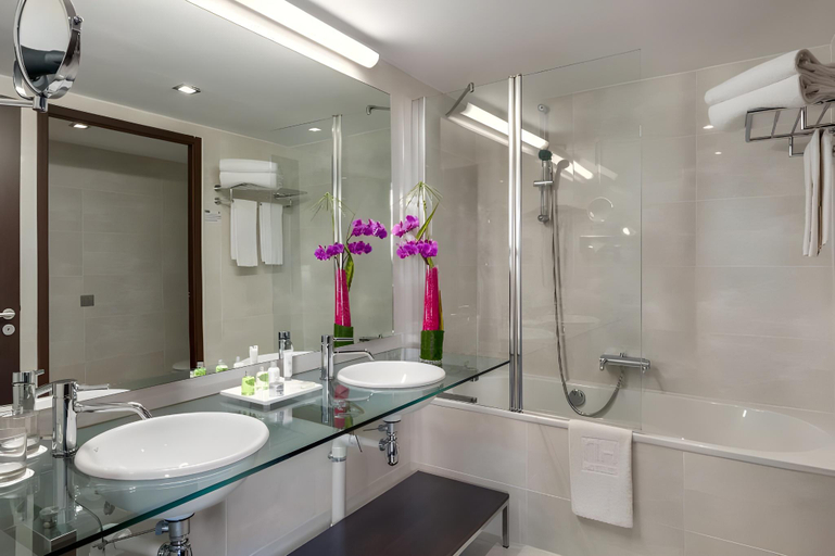 Bathroom 11